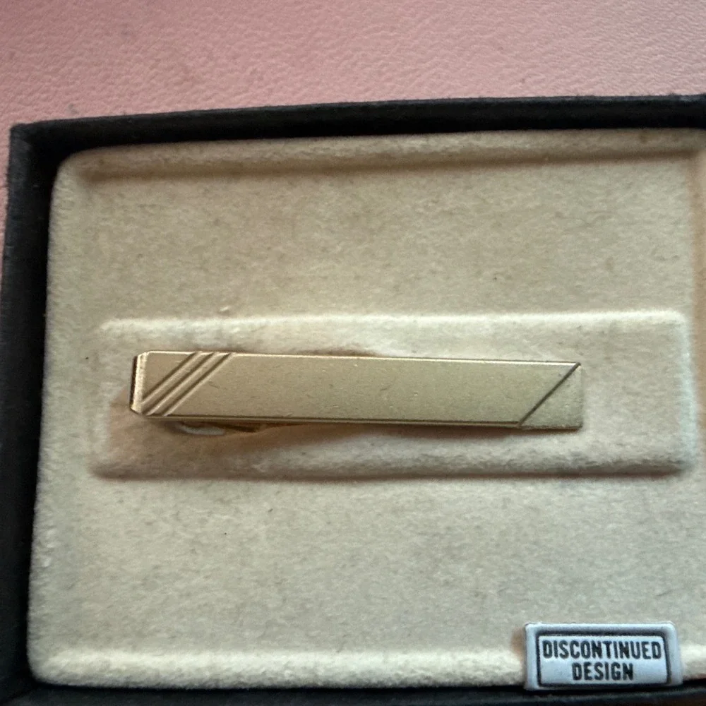 Vintage Gold Tone Tie Bar Matte Etched Diagonal Line Mens Formal Accessory Boxed